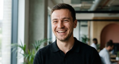 Специалист UXI.RUN по настройке AI-воронок продаж